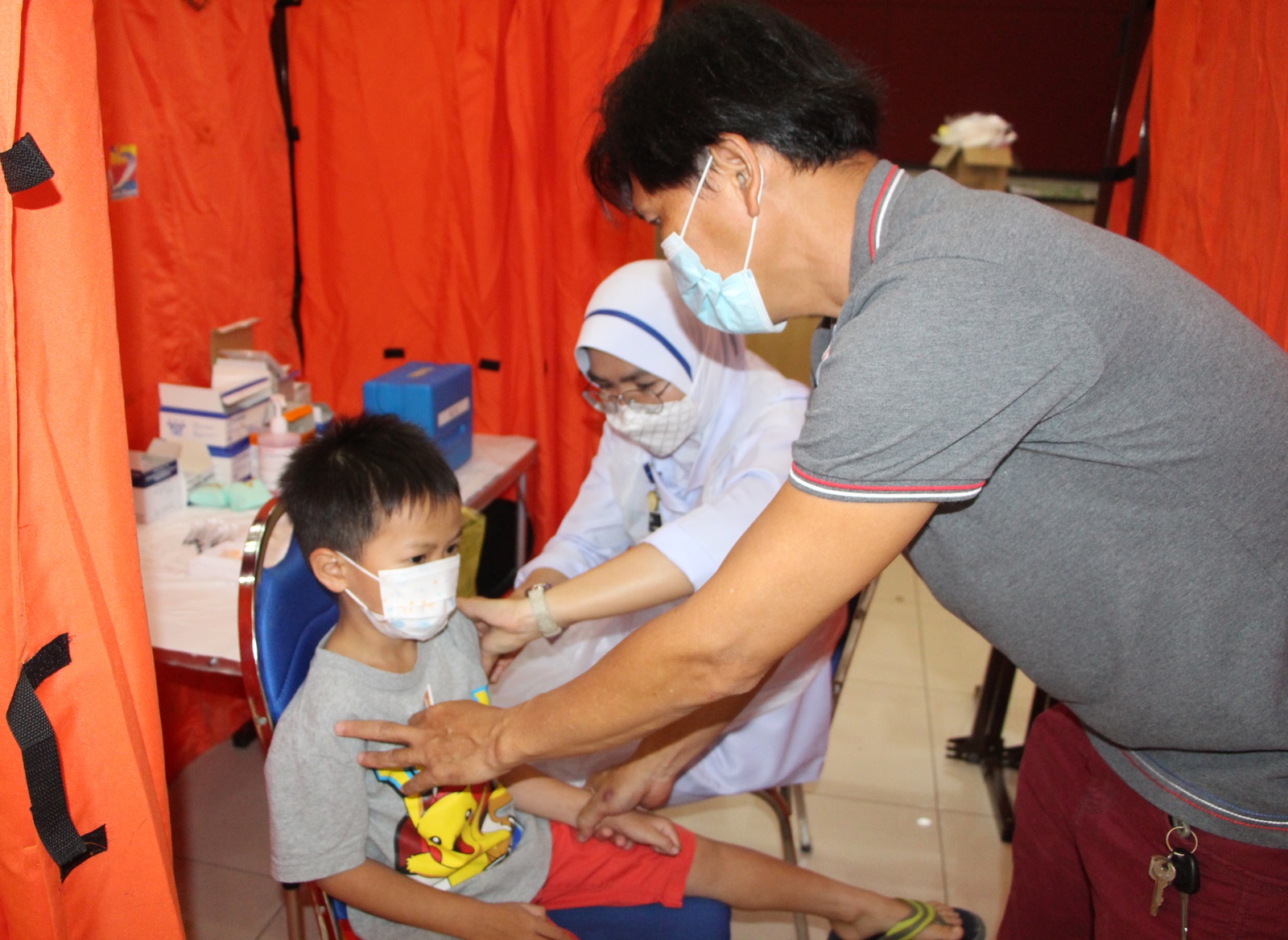 东:劳勿卫生局长:18岁以上的市民在咨询医生后,可以接种第4针疫苗