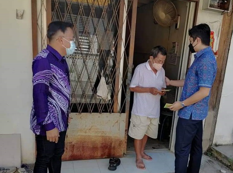 东:启文力巴士华小感恩摄政王