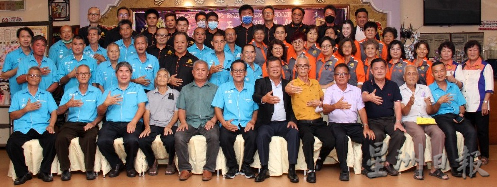 东:而连突工商俱乐部欢庆成立 47周年晚宴。