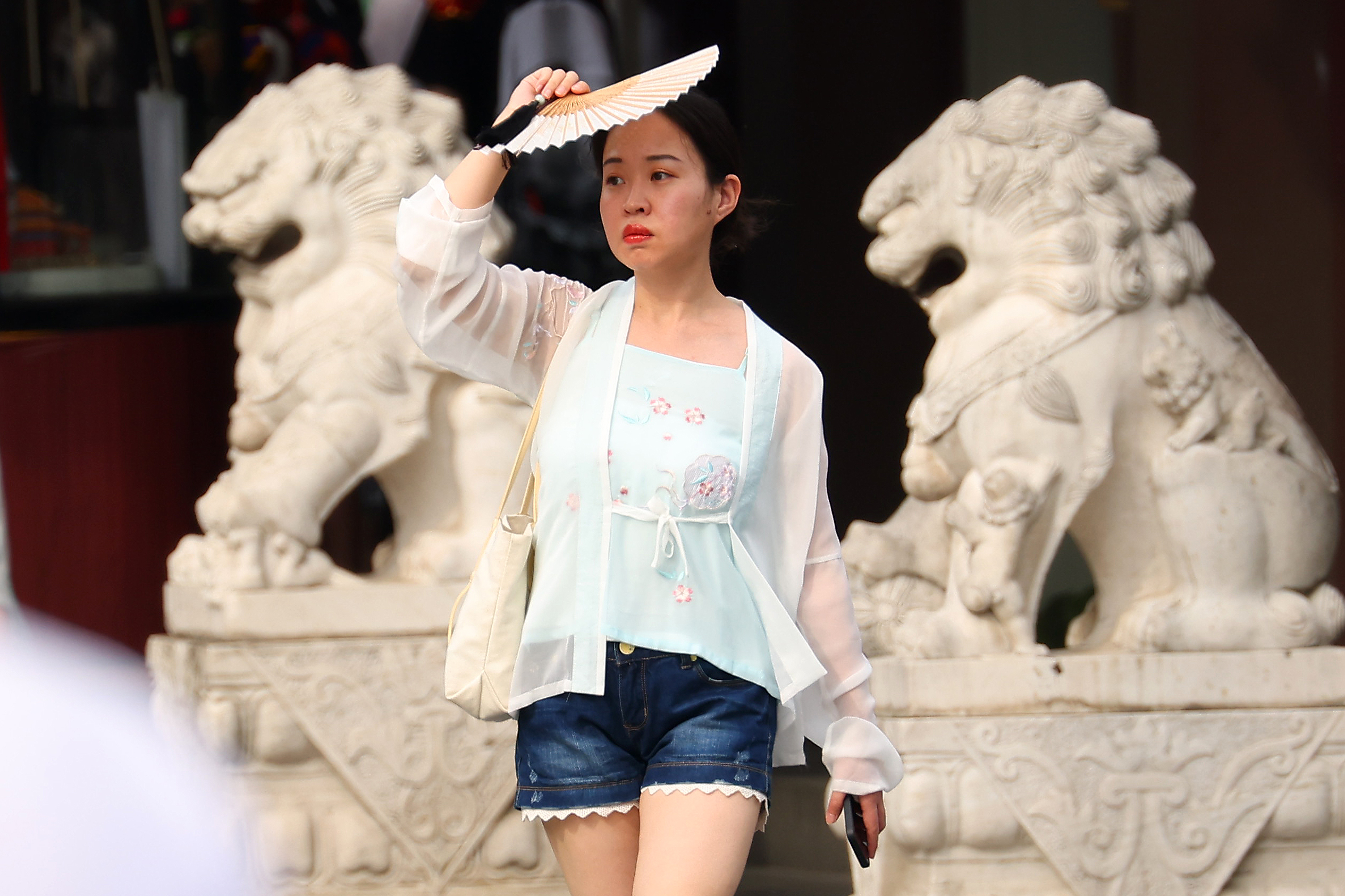 中国高温持续 中央气象台发高温橙色预警