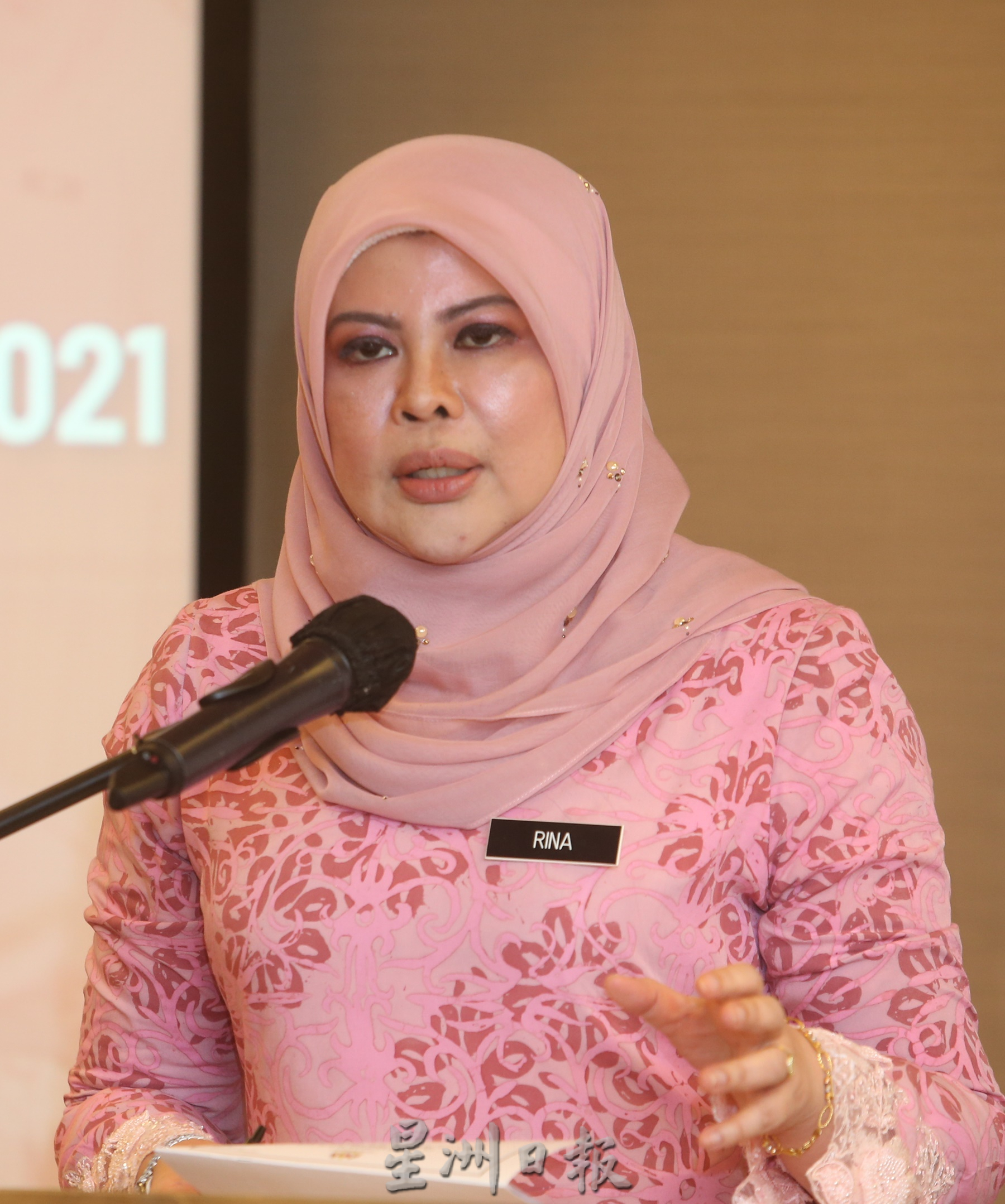 丽娜:反性骚扰案用意不在于惩罚 性骚扰仲裁庭审理属民事案