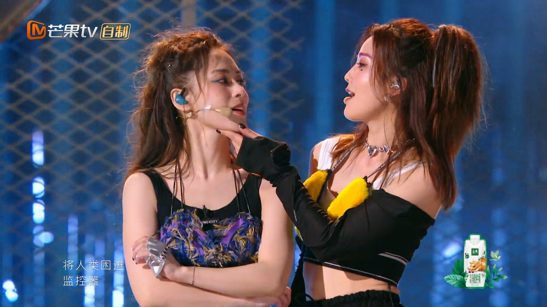 乘风破浪3 | 王心凌组3次失误拿第1  烟花舞火星飞溅引争议