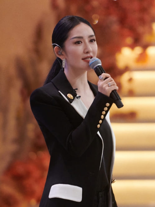 乘风破浪｜Twins合体侧翻掀回忆杀 谢娜1句话再惹众怒