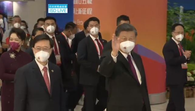 习近平夫妇结束访港行程　高铁西九龙站经专列离港