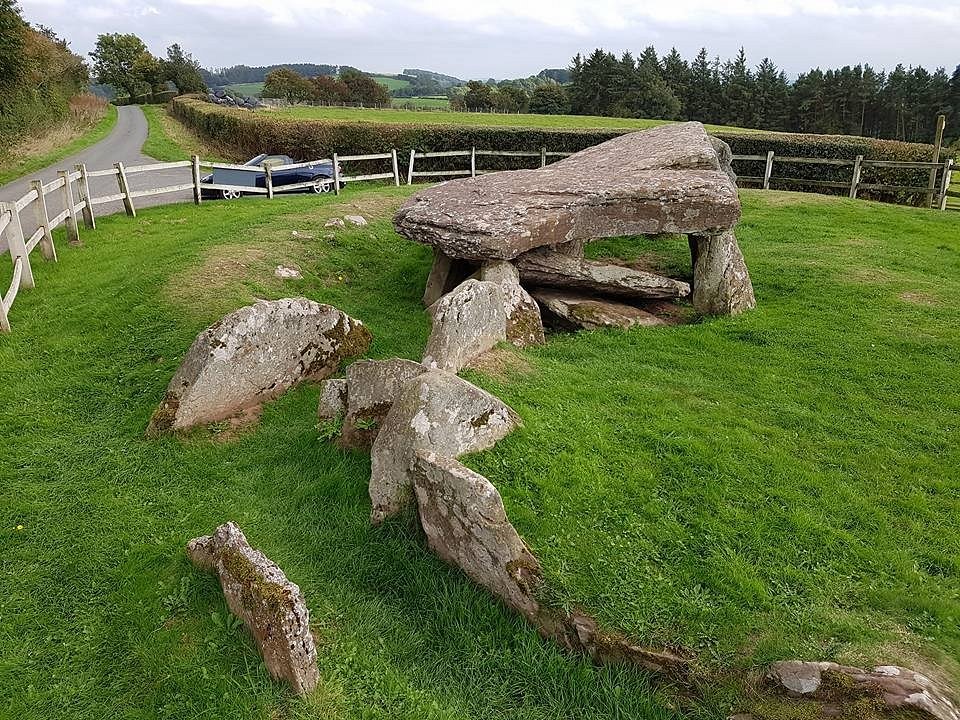 亚瑟王石阵首挖掘　望揭开传说神秘面纱