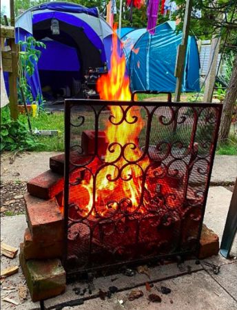 侏儒女星疑因忧郁病轻生 未婚夫手术后接噩耗崩溃 