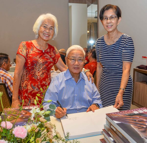 供fb／扛起相机远赴非洲47天，黄思华用镜头留住真实