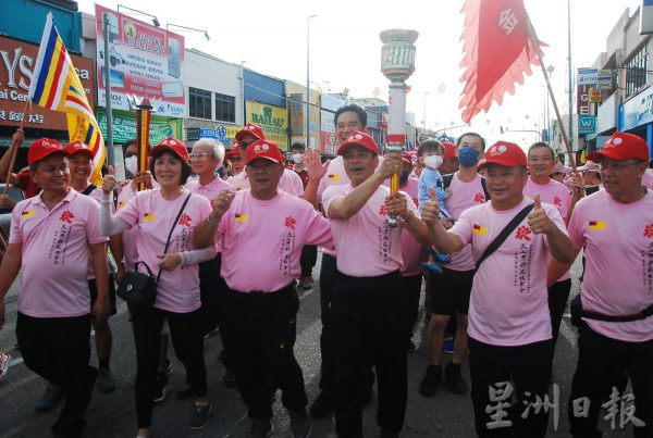 供FB／逾2000人参与马口火炬行，马口掀起粉红浪潮