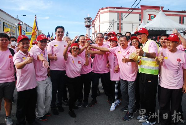 供FB／逾2000人参与马口火炬行，马口掀起粉红浪潮