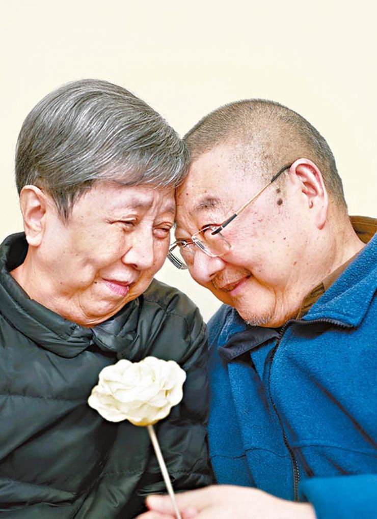 倪匡逝世 | 《今夜不设防》访问无数巨星 “没性冷淡女人”成名句