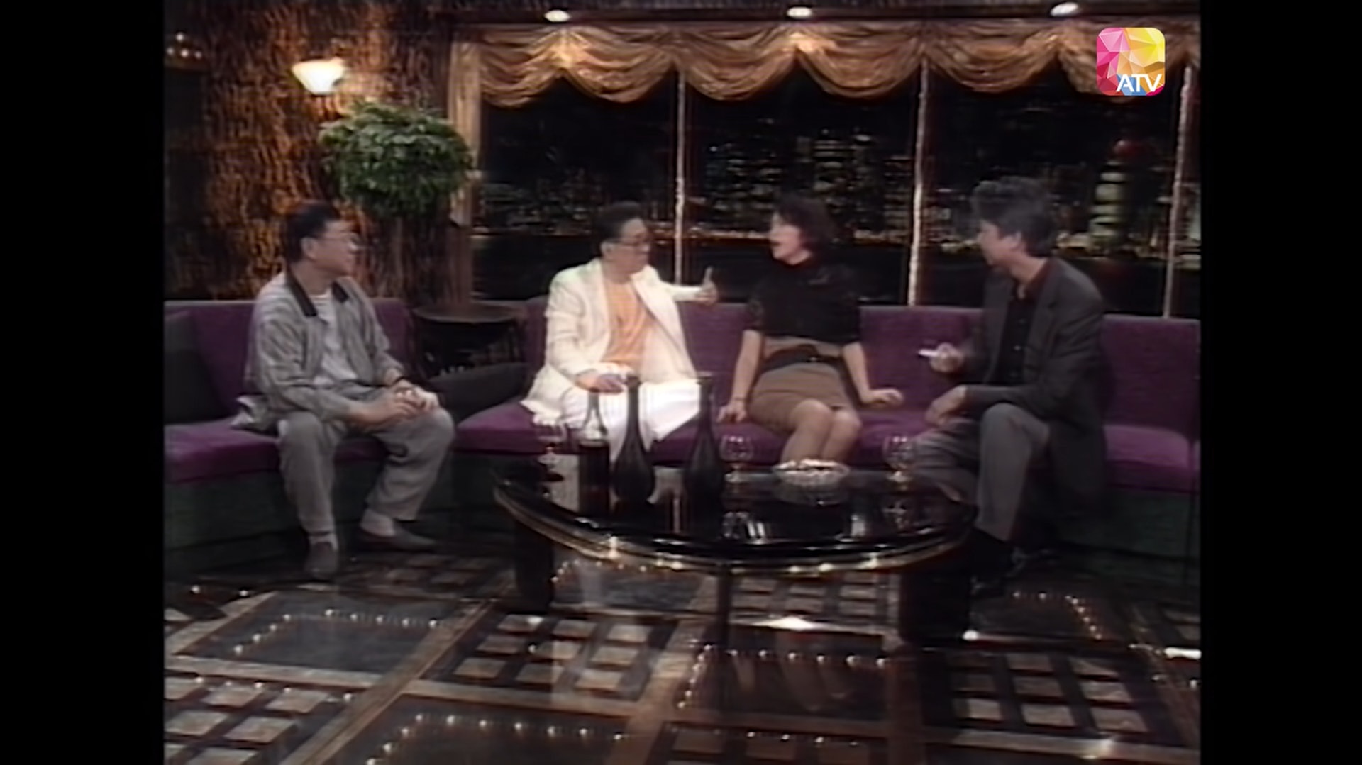 倪匡逝世 | 《今夜不设防》访问无数巨星 “没性冷淡女人”成名句