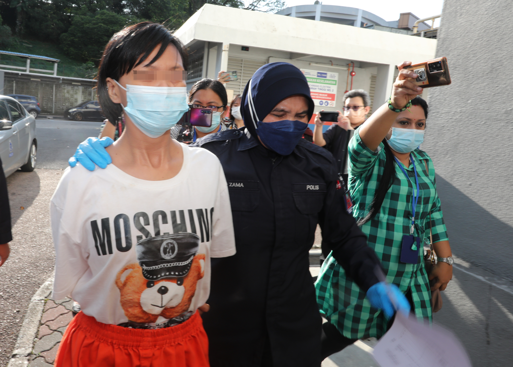 全国:新闻:涉殴打丈夫致死,女嫌犯延扣7天助查