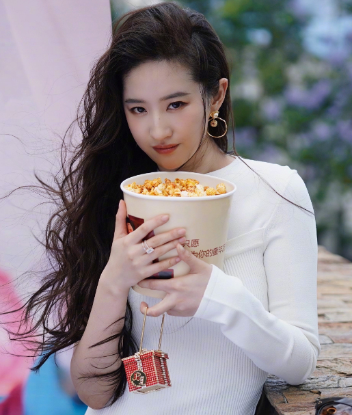 刘亦菲学历造假? 北电:符合留学生入学资格