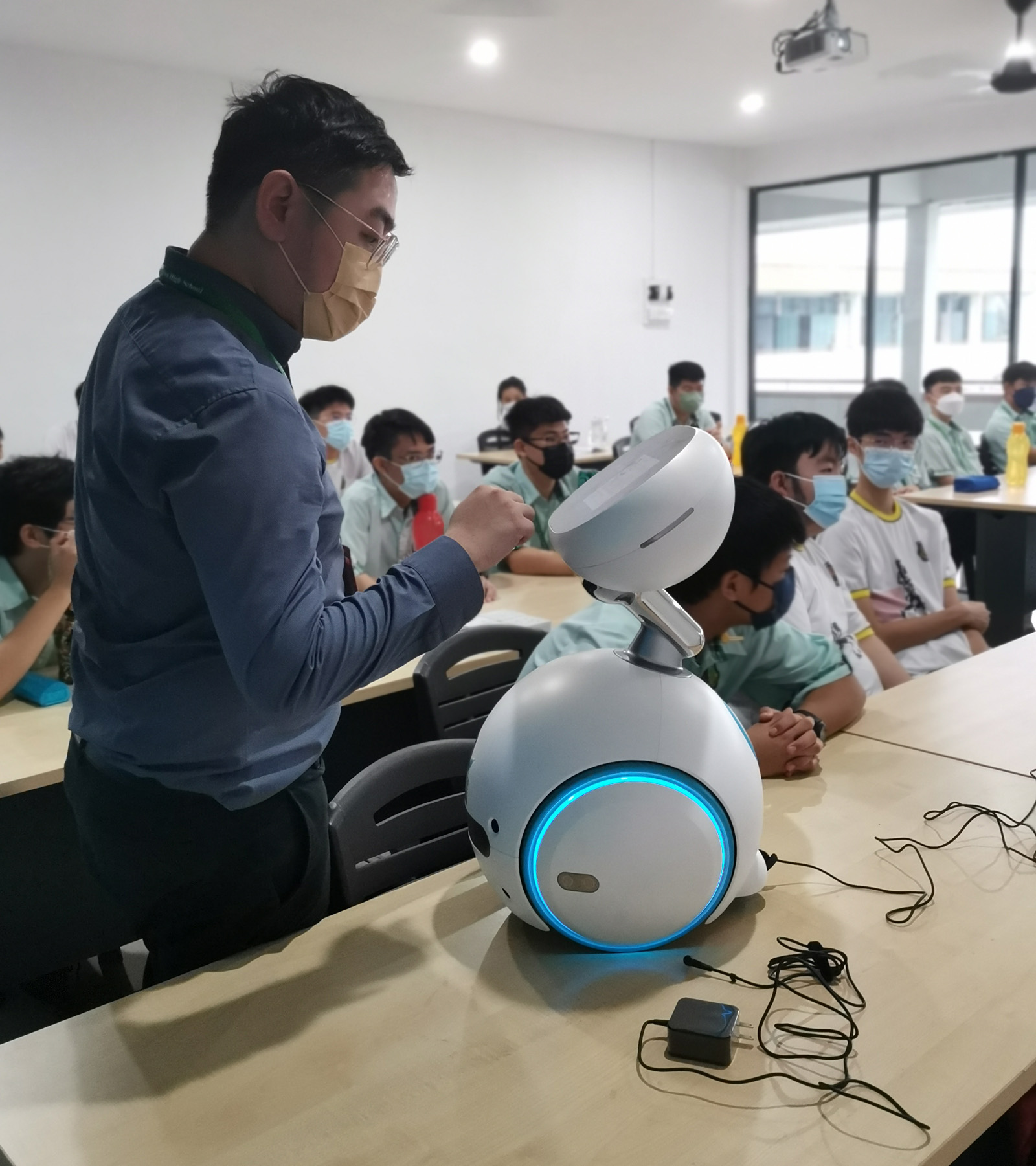 南华高中选修课 开启学生兴趣大门