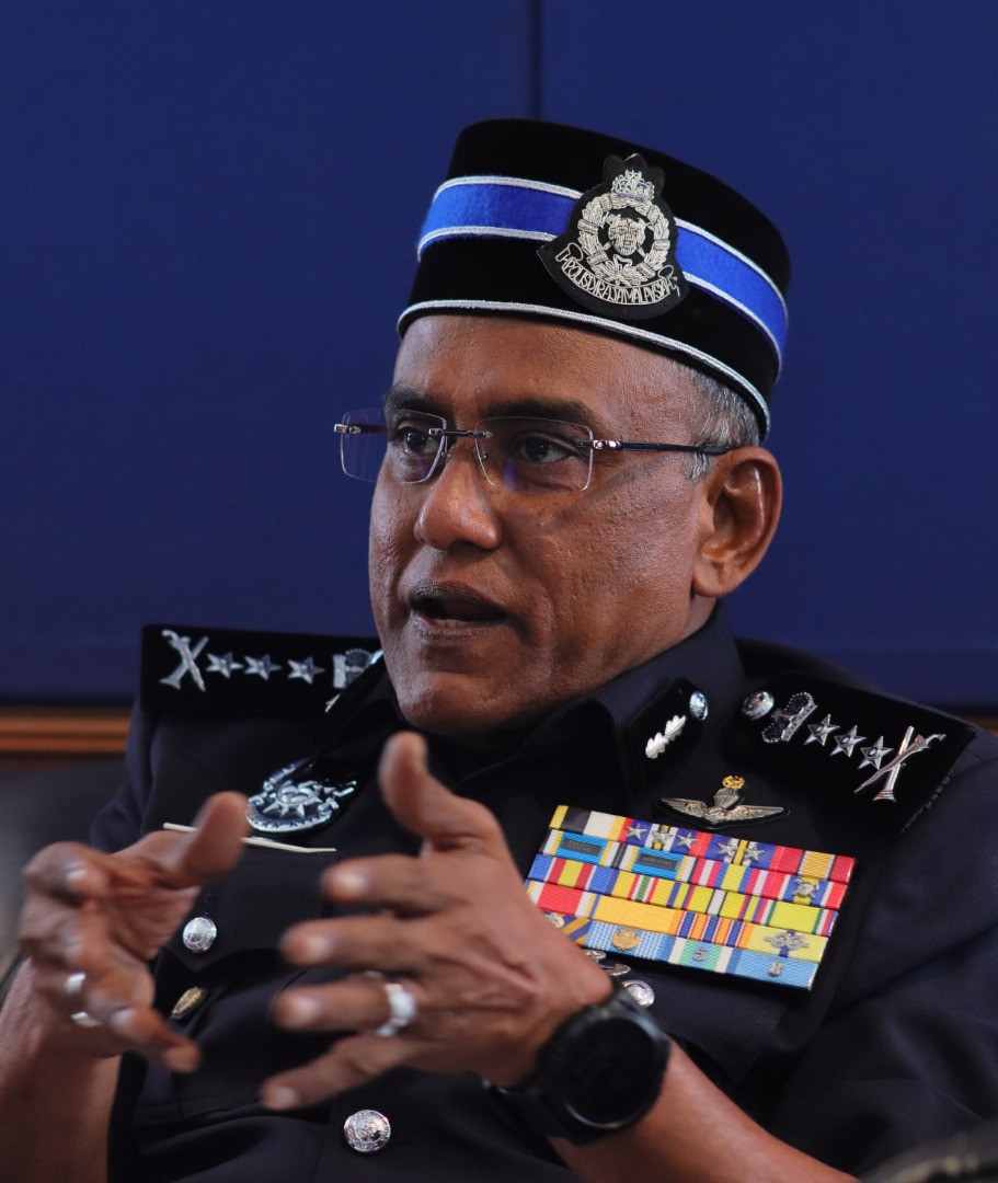 取代//云顶失窃狮城豪车找到了