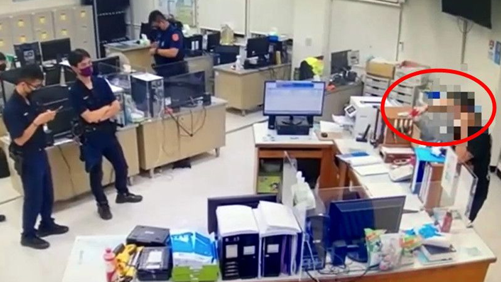 台男携土制炸弹报警求助 意外引爆「右手掌没了」