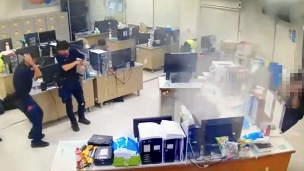 台男携土制炸弹报警求助 意外引爆「右手掌没了」