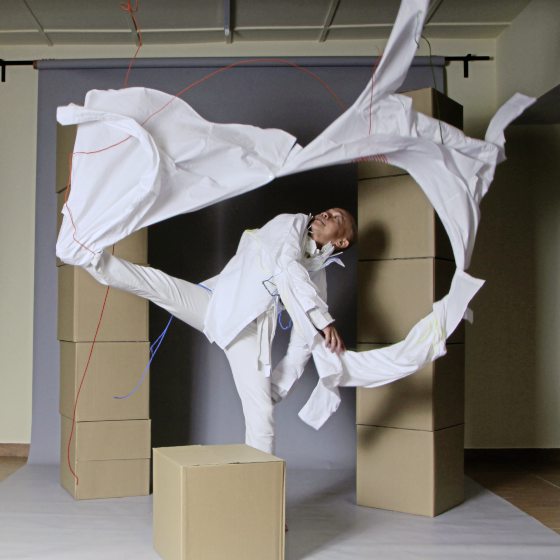 叶伟章/为创作而生为爱而活──舞者黄天宝访谈录