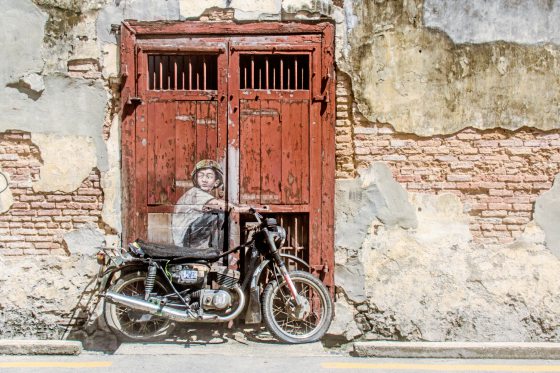 吴伟才／五花八门说墙画