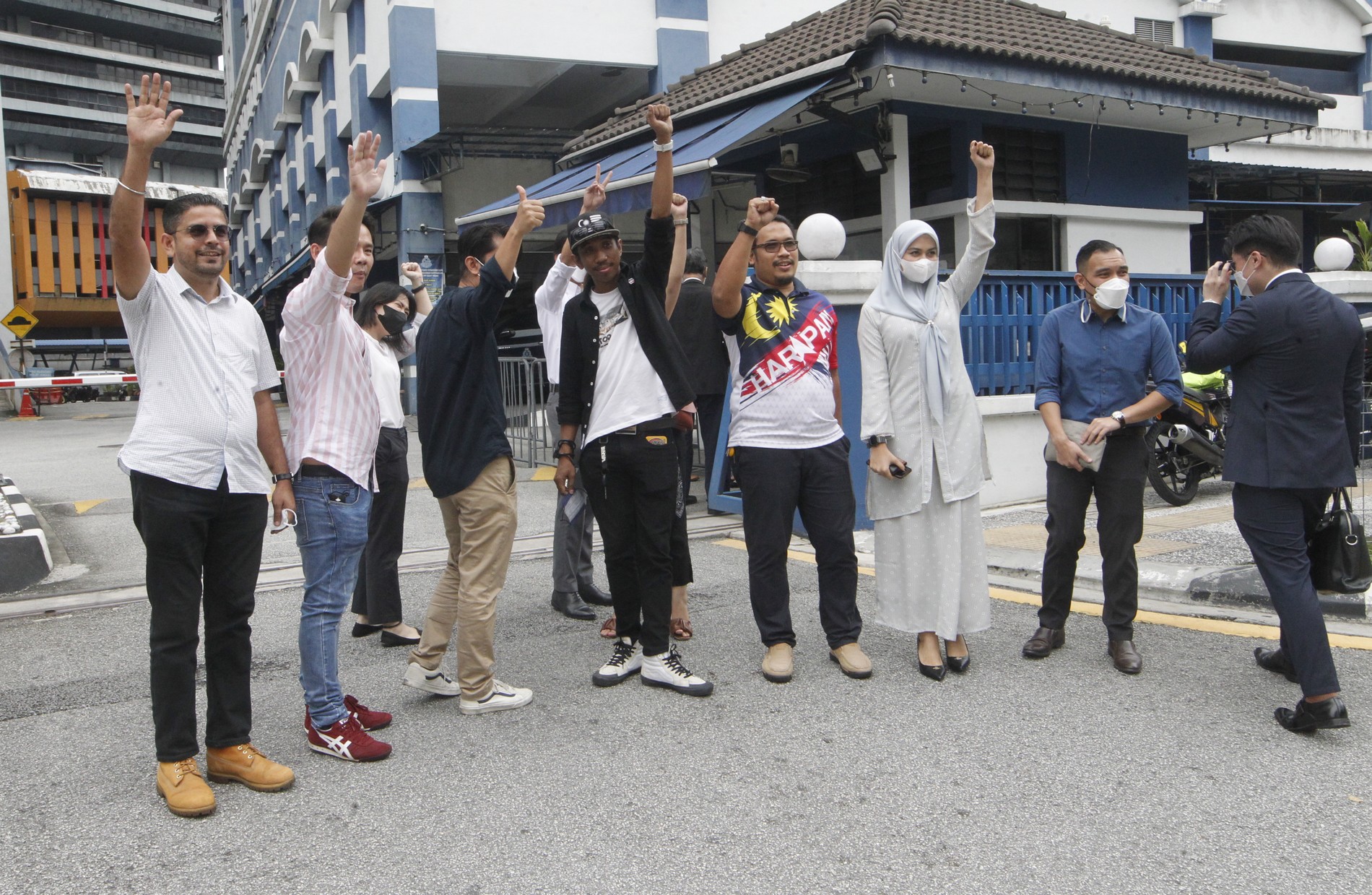 因出席“上街”集会 11人今被传召录供