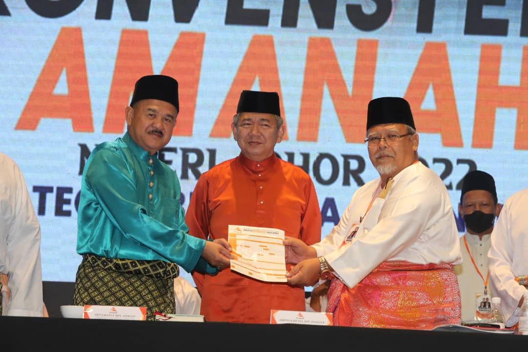 国:前土团百万镇州议员仄查卡利亚退党,宣布加入诚信党