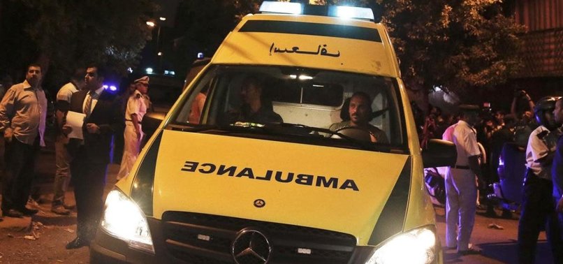 埃及南部巴士撞卡车 至少22死33伤