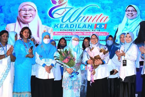 大帐篷有好有坏 旺阿兹莎:“别让帐篷倒下就好”