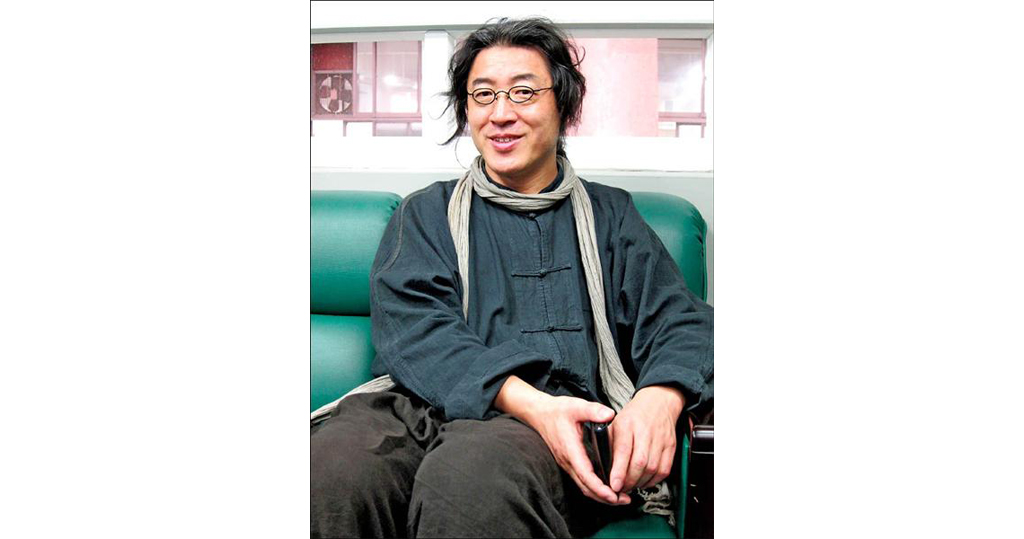 大陆流亡诗人贝岭在台与邻居争执遇袭 断肋骨、轻度脑震荡