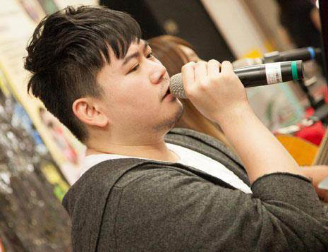 大马歌手丘沁伟又被抓  旅馆持毒遭查获