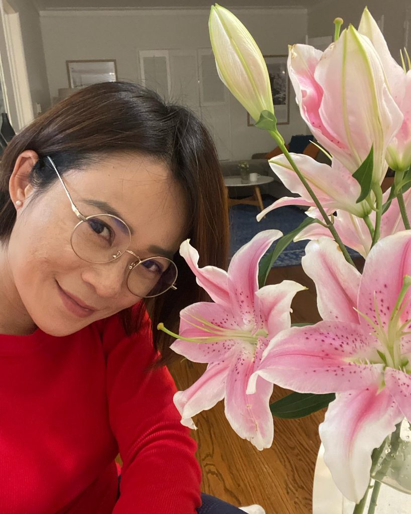 大马艺人哀思倪匡 关德辉作画悼念