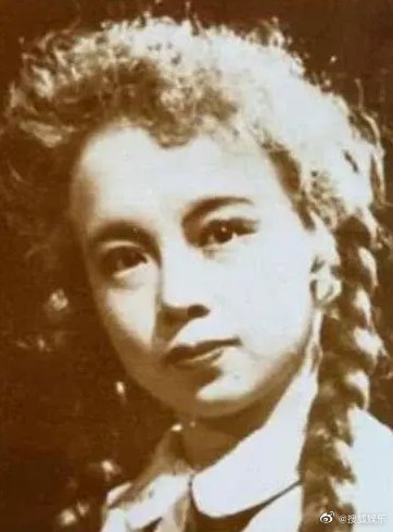 容嬷嬷获终身成就奖少女照曝光 网赞:比宋慧乔还美