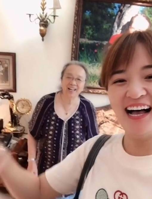 容嬷嬷获终身成就奖少女照曝光 网赞:比宋慧乔还美