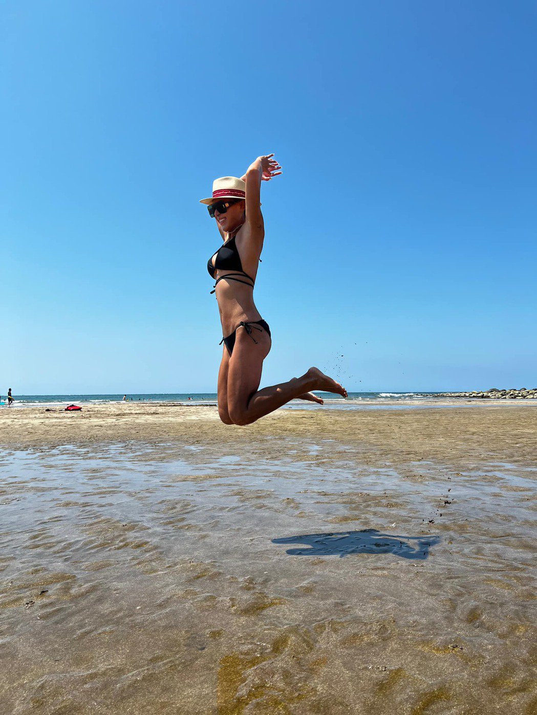 小祯秀零赘肉身材 被酸“肚皮都皱了”