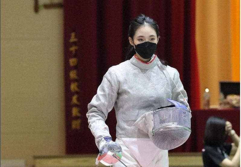 小S二女儿击剑照喷仙气 开心被说像大S惹妈不爽