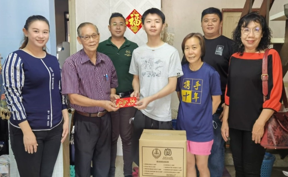 左眼失明无阻求学路 视障少年SPM获9A