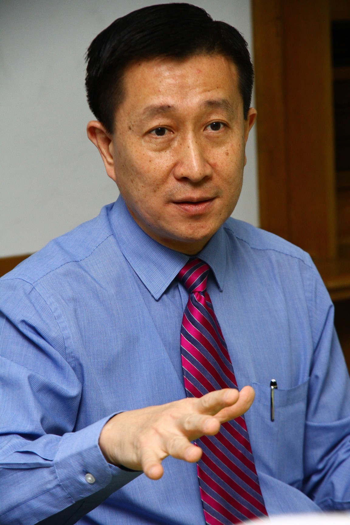 已签∕华研明日改选