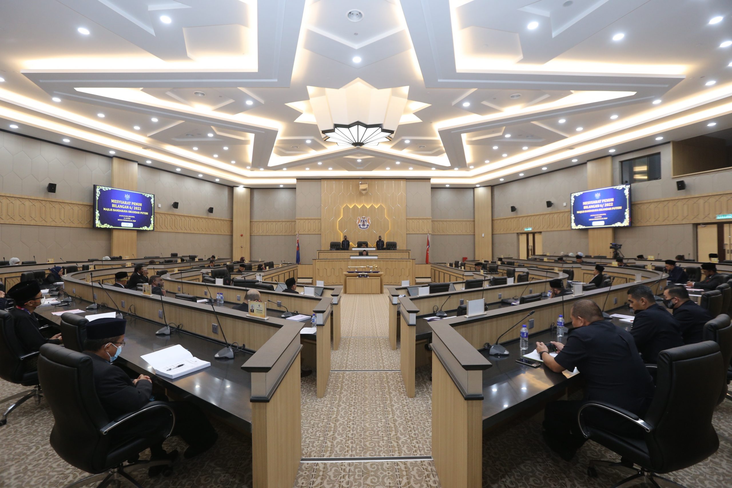 **已签发**柔：第四版头条：依城市厅常会：依城市厅8月5至7日办历来最大型嘉年华会，料吸引万人参与