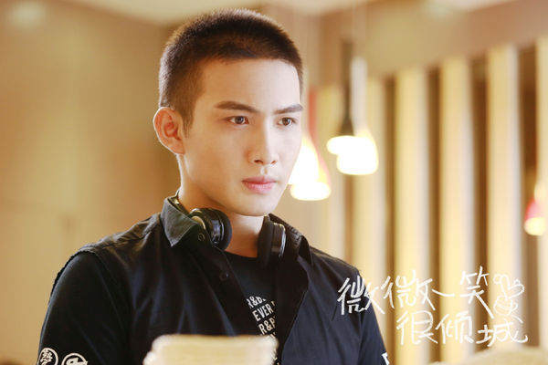 张彬彬不续约杨幂公司 粉丝敲碗热巴喊快离开