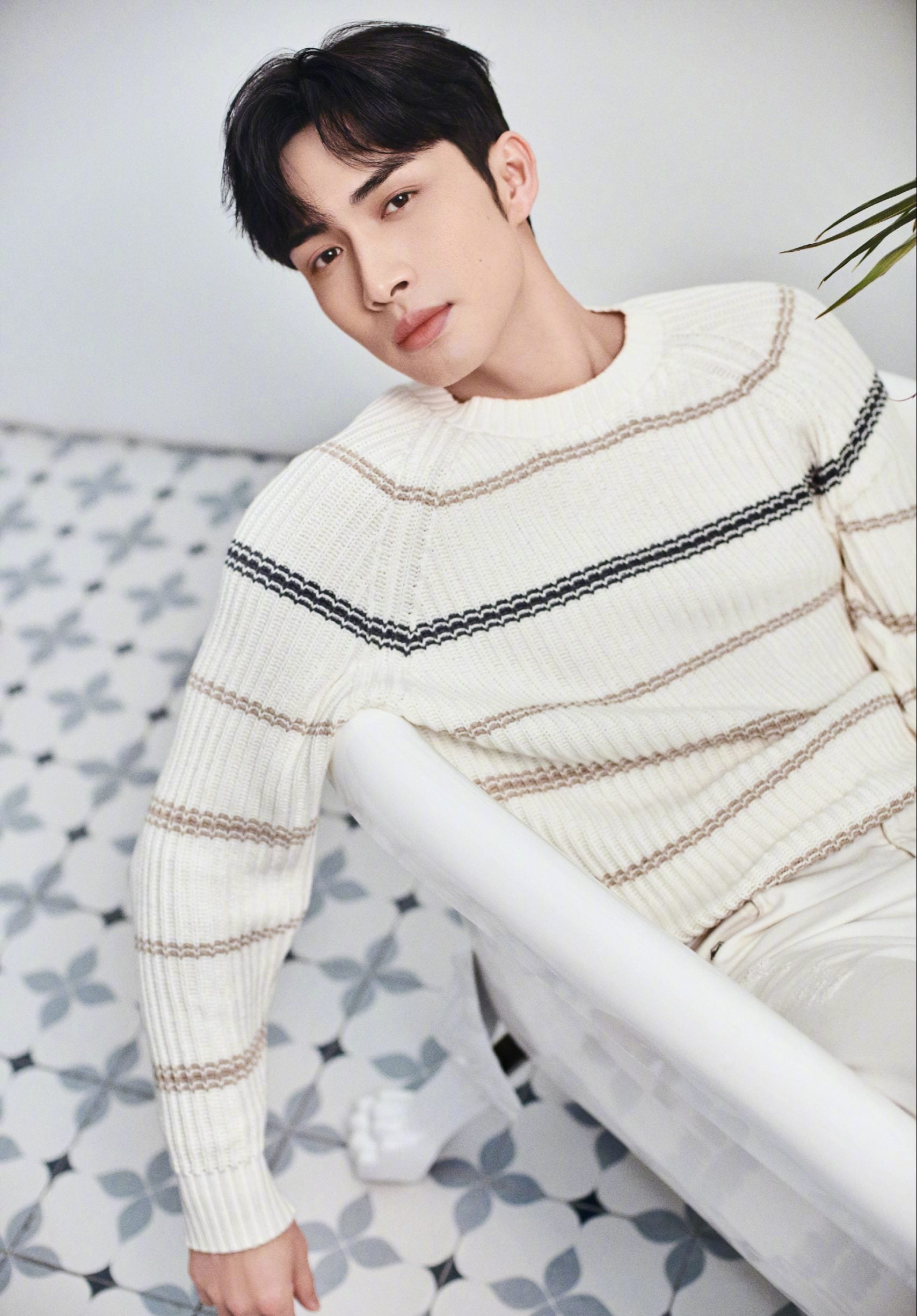 张彬彬不续约杨幂公司 粉丝敲碗热巴喊快离开