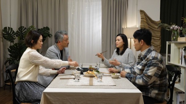 张松枝患甲亢心跳太快 自嘲戒女色保命