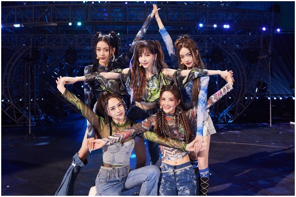 怒批王心凌组乱改《星星点灯》歌词 郑智化挨轰矫情蹭热度