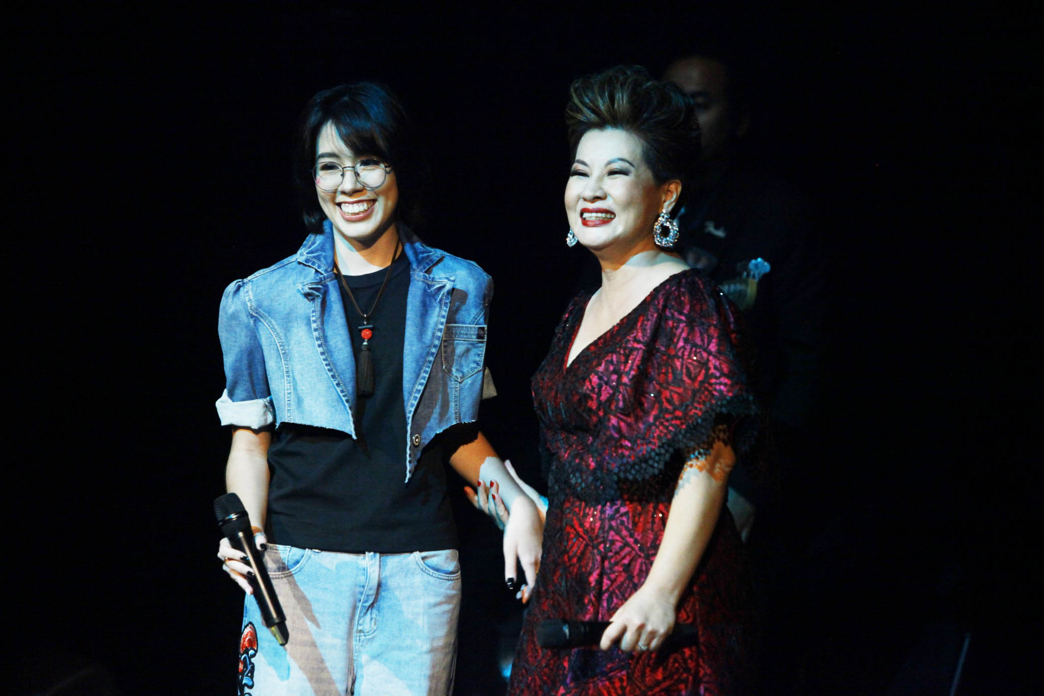 成功筹获逾10万善款 梁爱慈被封“扑水天后”