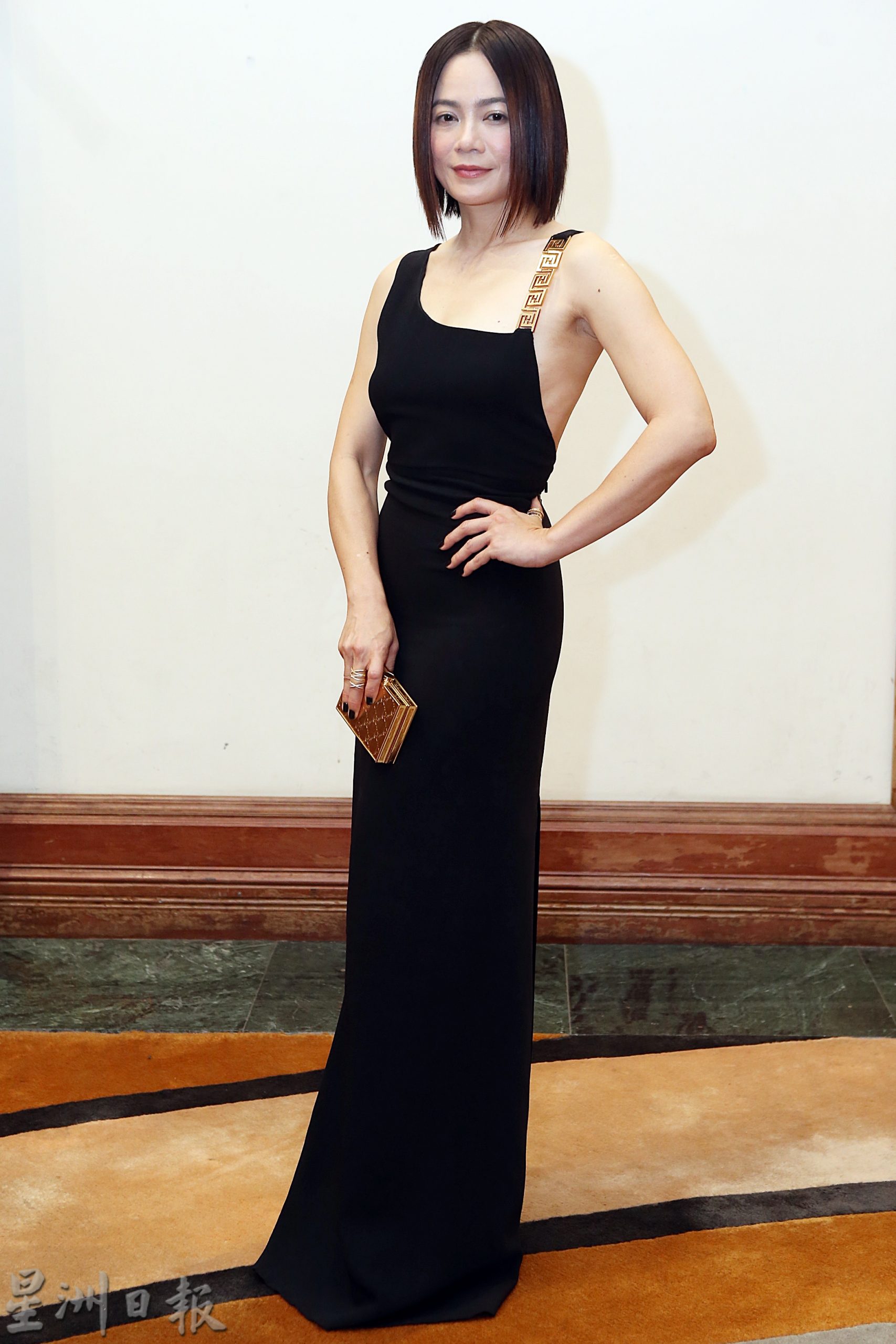 拍宝莱坞剧苦练印度语 杨雁雁舌头打结