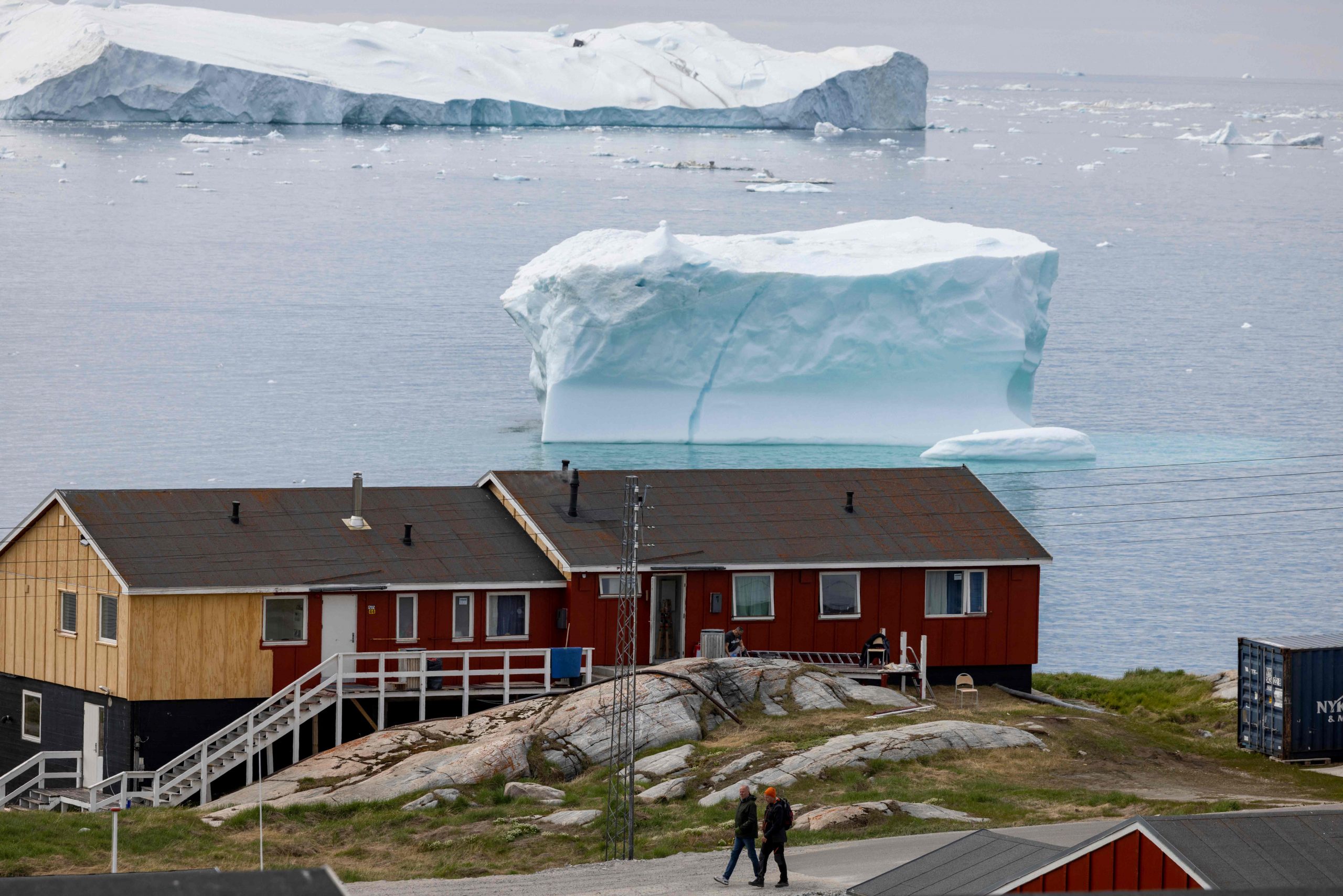 拼盘 未签 2图 格陵兰巨型冰山漂移 或影响海运交通