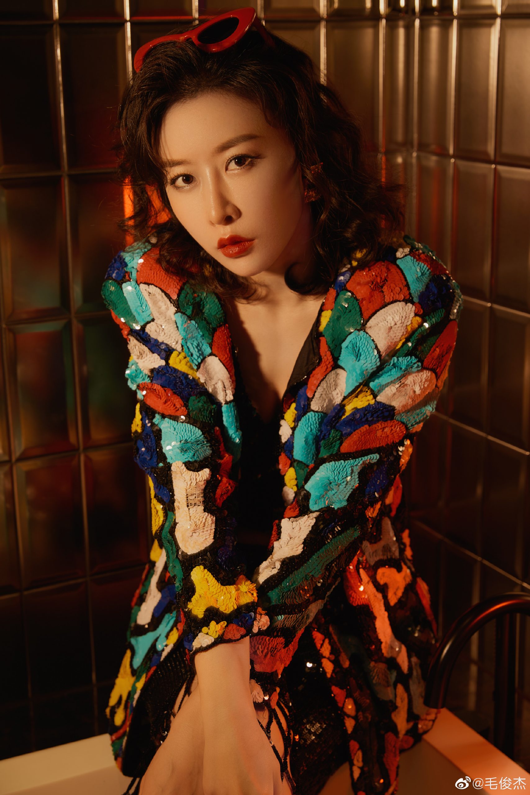 挂董事月赚17万 毛俊杰遭曝履历造假