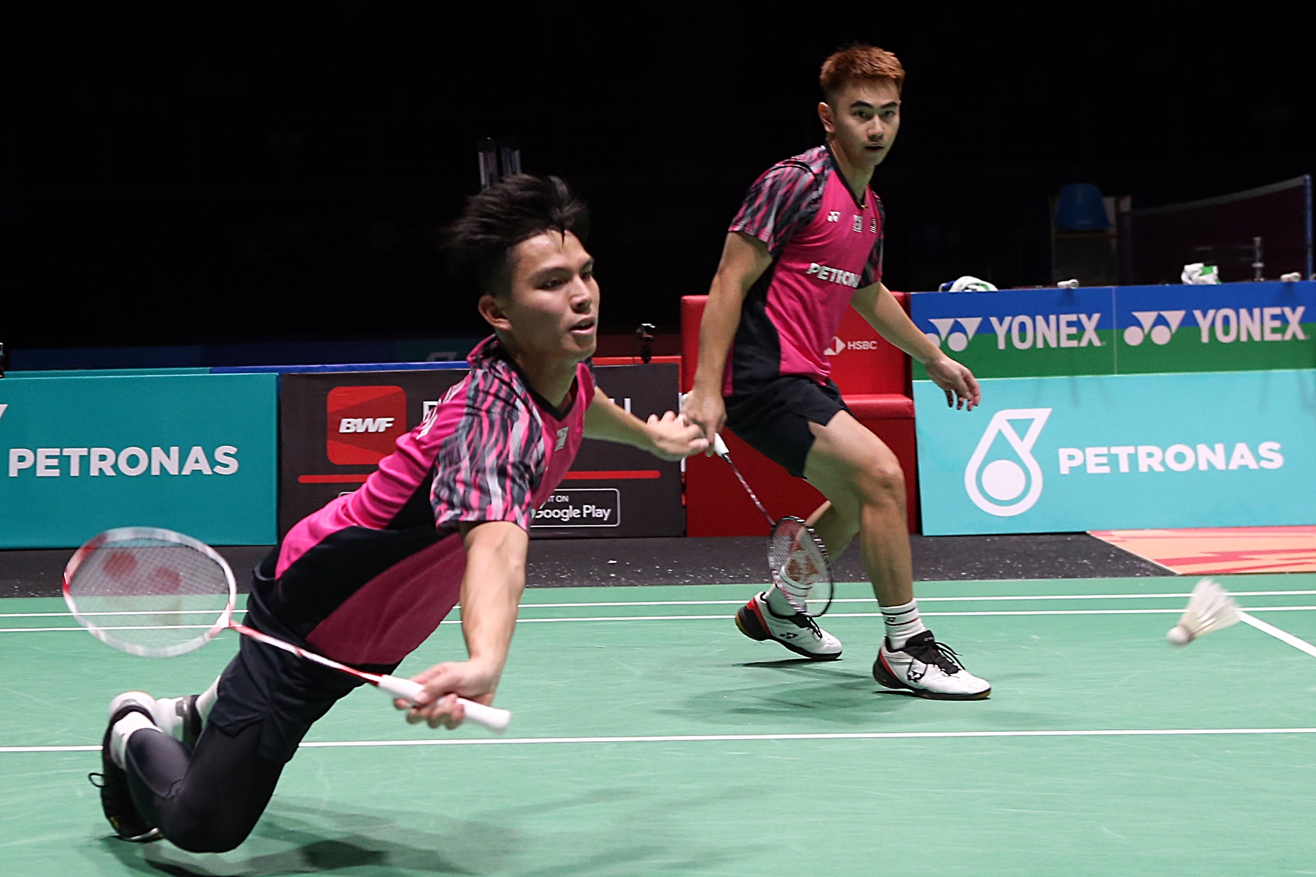 新加坡羽球超级500赛| 5支男双全败令人意外 大马3混双闯8强