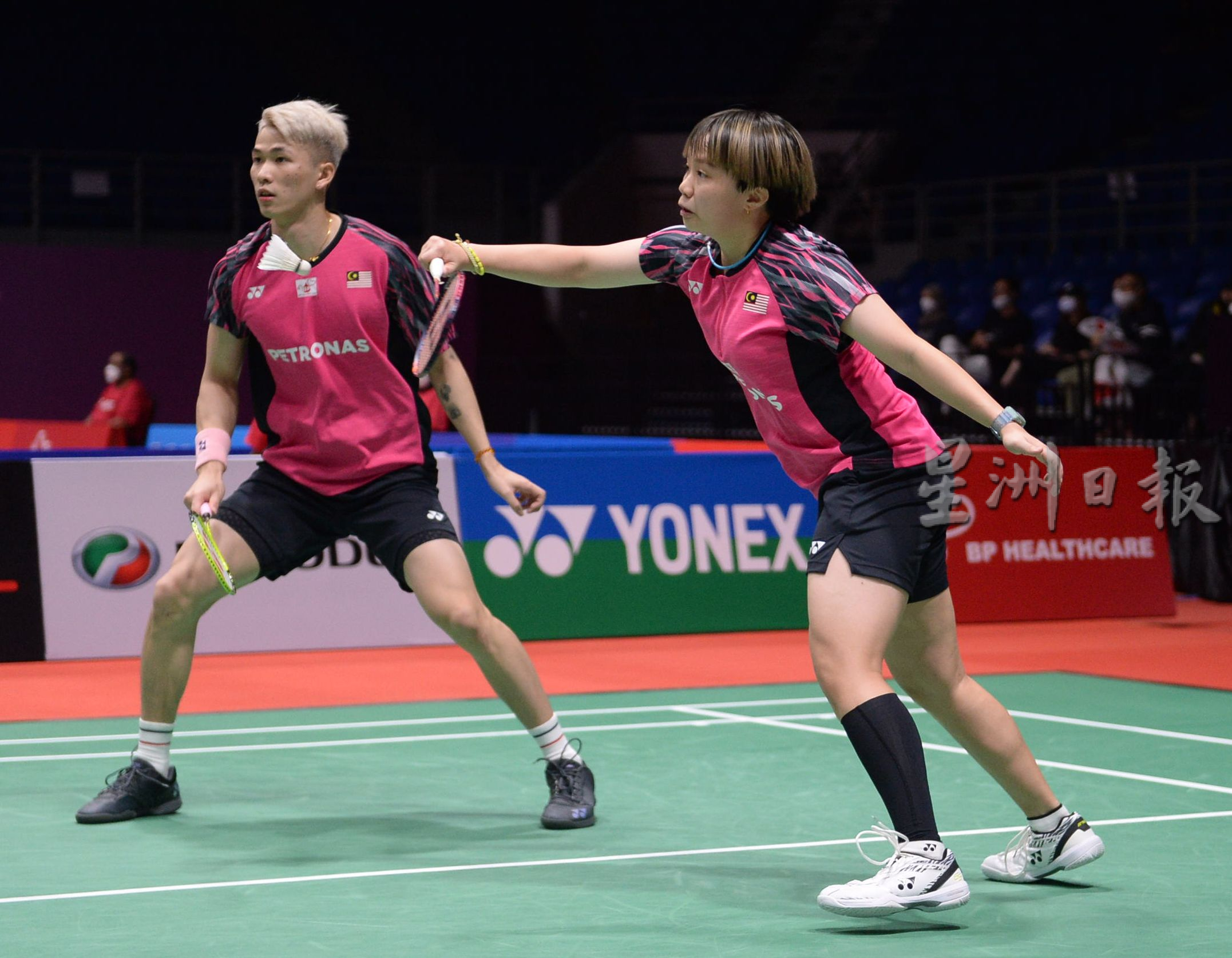 新加坡羽球超级500赛| 炳橓宜茜再胜俊伟柳莹 大马4混双晋级16强