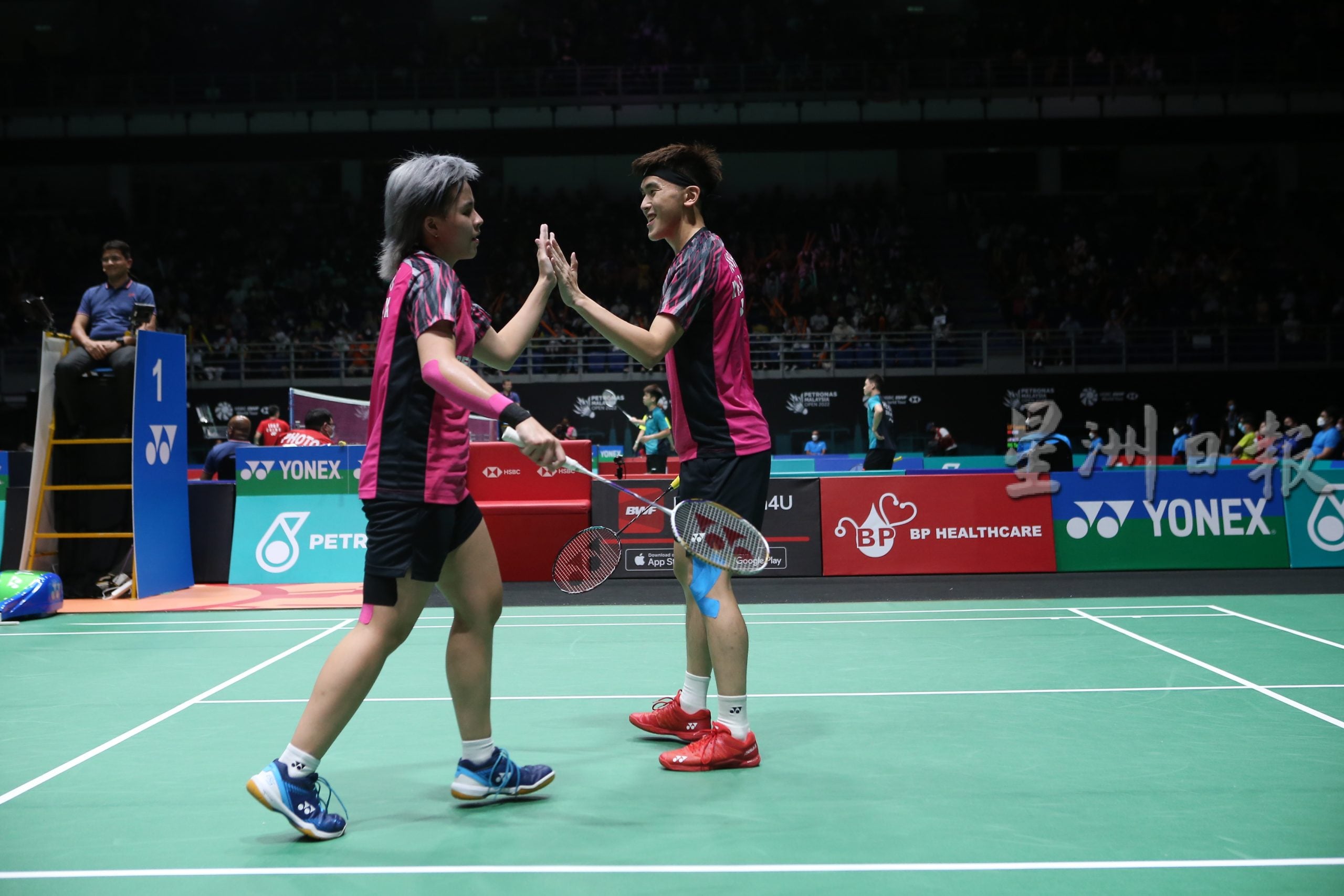 新加坡羽球超级500赛| 炳橓宜茜再胜俊伟柳莹 大马4混双晋级16强