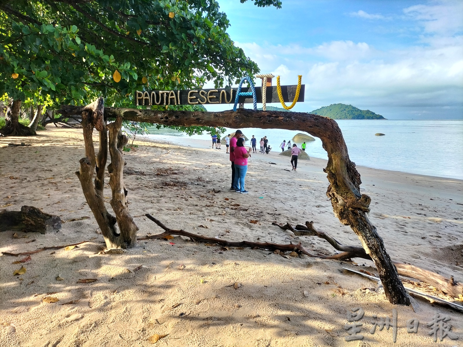 暖势力／不留（全国版）高名气引来人潮也引来垃圾 登山客组织号召到Pantai Esen捡垃圾