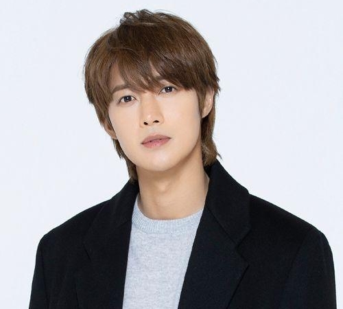 曾施暴前女友“打到流产” 金贤重闪婚5个月宣布老婆怀孕	